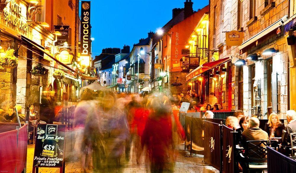 Snoozles Quay Street Tourist Hostel Galway Exteriér fotografie